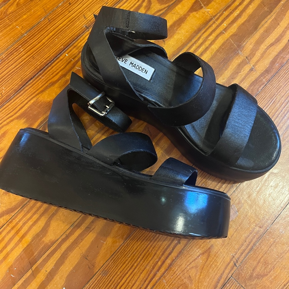 Steve Madden Platform 7.5 Sandals